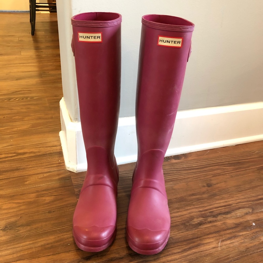 Great Condition Tall Hunter Boots Sz 8 Raspberry